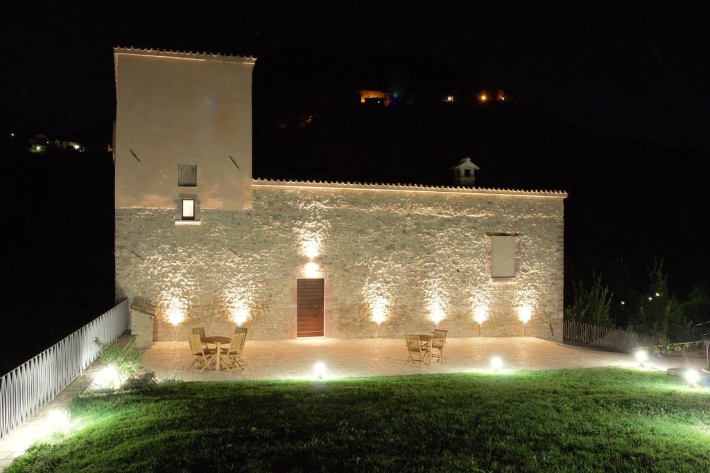 Agriturismo Casale La Palombara Cerreto di Spoleto Luaran gambar