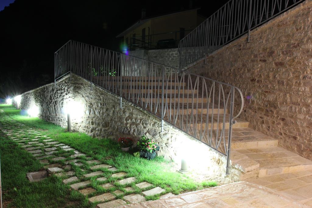 Agriturismo Casale La Palombara Cerreto di Spoleto Luaran gambar