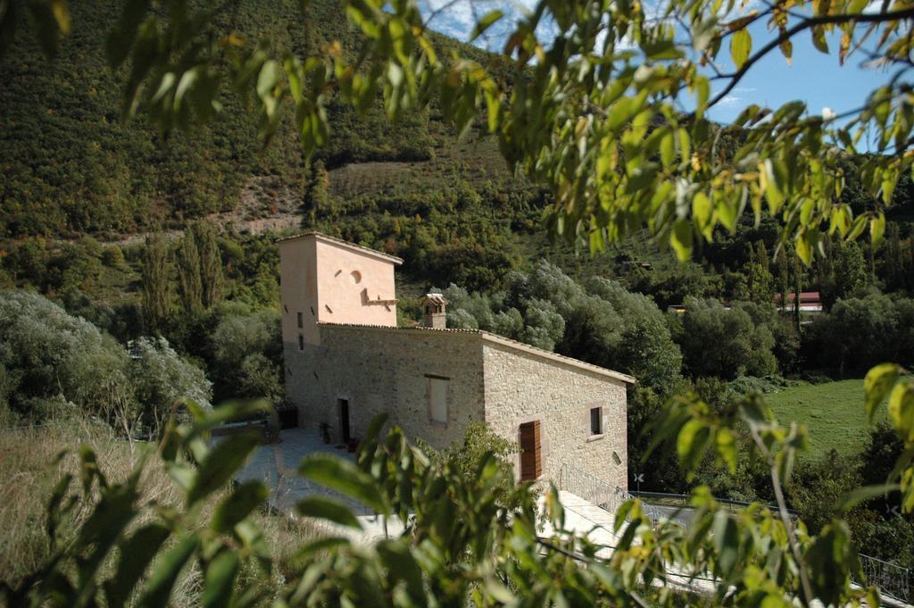 Agriturismo Casale La Palombara Cerreto di Spoleto Luaran gambar