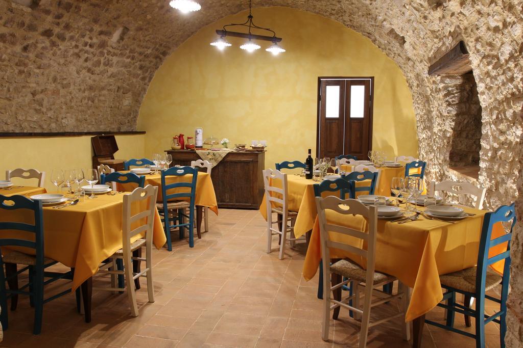Agriturismo Casale La Palombara Cerreto di Spoleto Luaran gambar